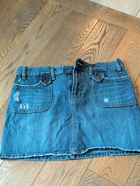 Old Navy VINTAGE Y2K  Blue Denim Mini Skirt with Front Patch Pockets